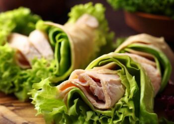 Rolinhos de Alface com Peru: Leveza e Nutrição de dar Água na Boca!