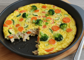 5 🍽️ Omelete de Forno Fit com Frango e Legumes – Receita Low Carb, Rica em Proteína e Prática Para o Dia a Dia